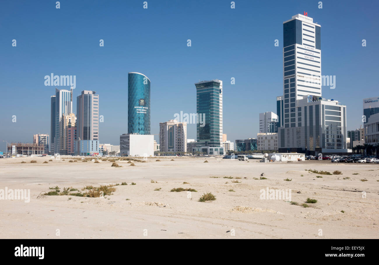 La construction de nouveaux immeubles de bureaux sur un terrain près de la capitale Manama, Bahrain Seef dans Banque D'Images