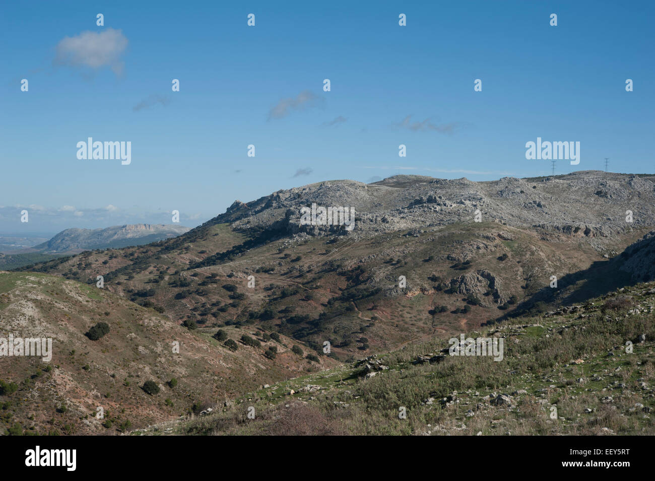 Vue de la Sierra de Ortegicar près d'El Burgo en Andalousie, espagne. Banque D'Images
