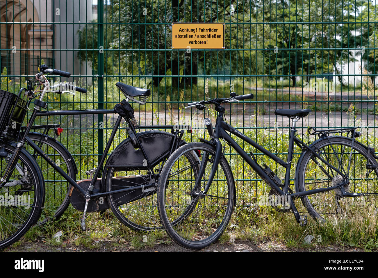 Berlin, Allemagne, Mlle. achtetes de cyclistes Verbotsschild Banque D'Images