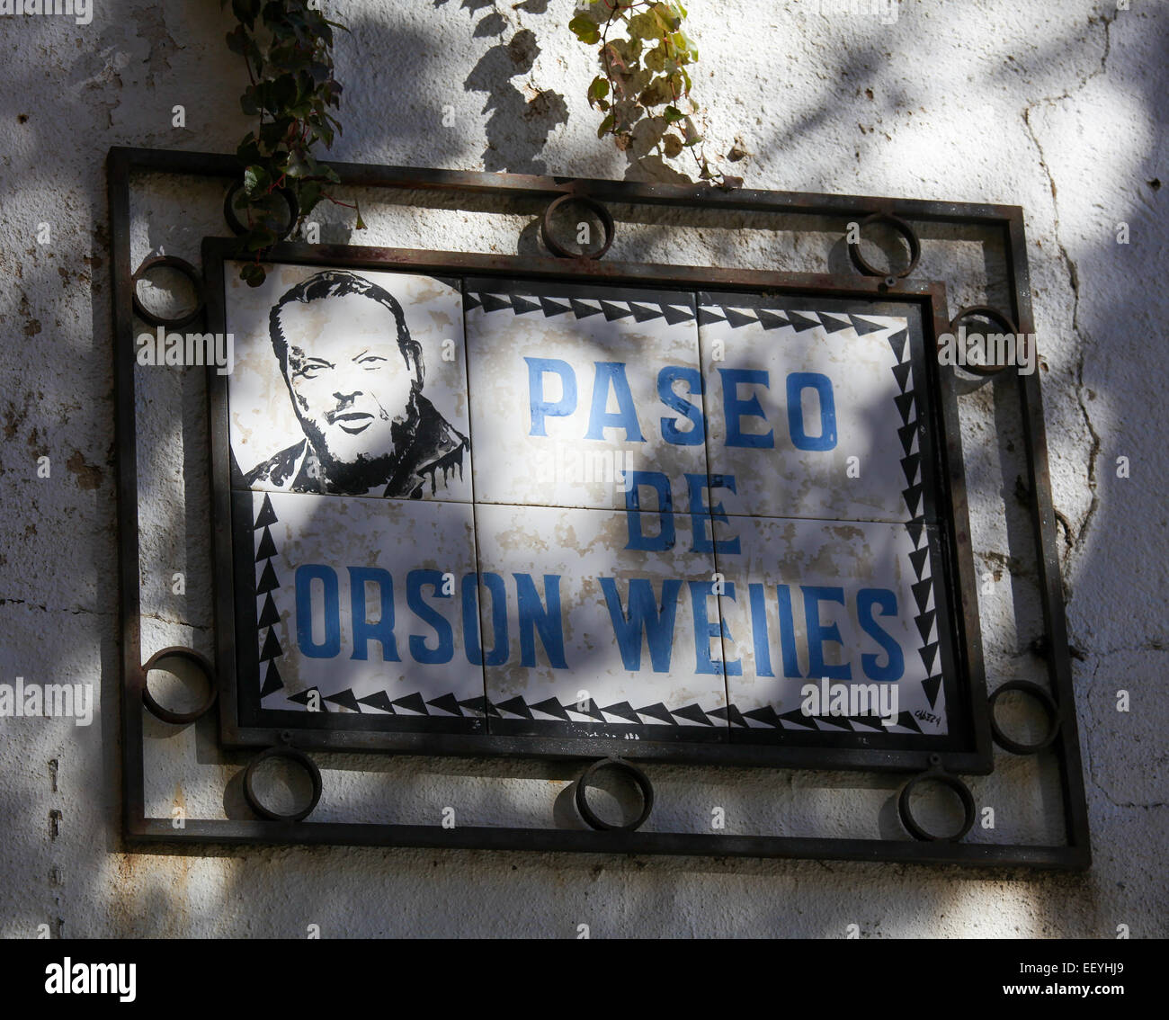 Signe de la rue Paseo de Orson Welles à Ronda, Andalousie, espagne. Welles, directeur de Citizen Kane, a passé de nombreux étés à Ronda. Banque D'Images