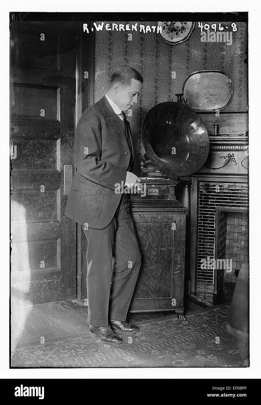 R Werrenrath était un baryton renommé connu pour son travail dans l'opéra et les concerts. Sa voix riche et ses talents musicaux font de lui une figure éminente de la musique classique américaine du début du XXe siècle. Banque D'Images