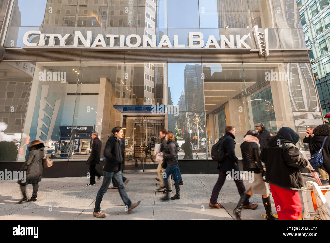 Une nouvelle succursale de New York de la base de Los Angeles City National Bank à Midtown Manhattan le vendredi 23 janvier, 2015. La banque, qui est associé à l'industrie du divertissement, sera acheté par la Banque Royale du Canada pour 5,4 milliards de dollars. CNB restera une marque de RBC. (© Richard B. Levine) Banque D'Images