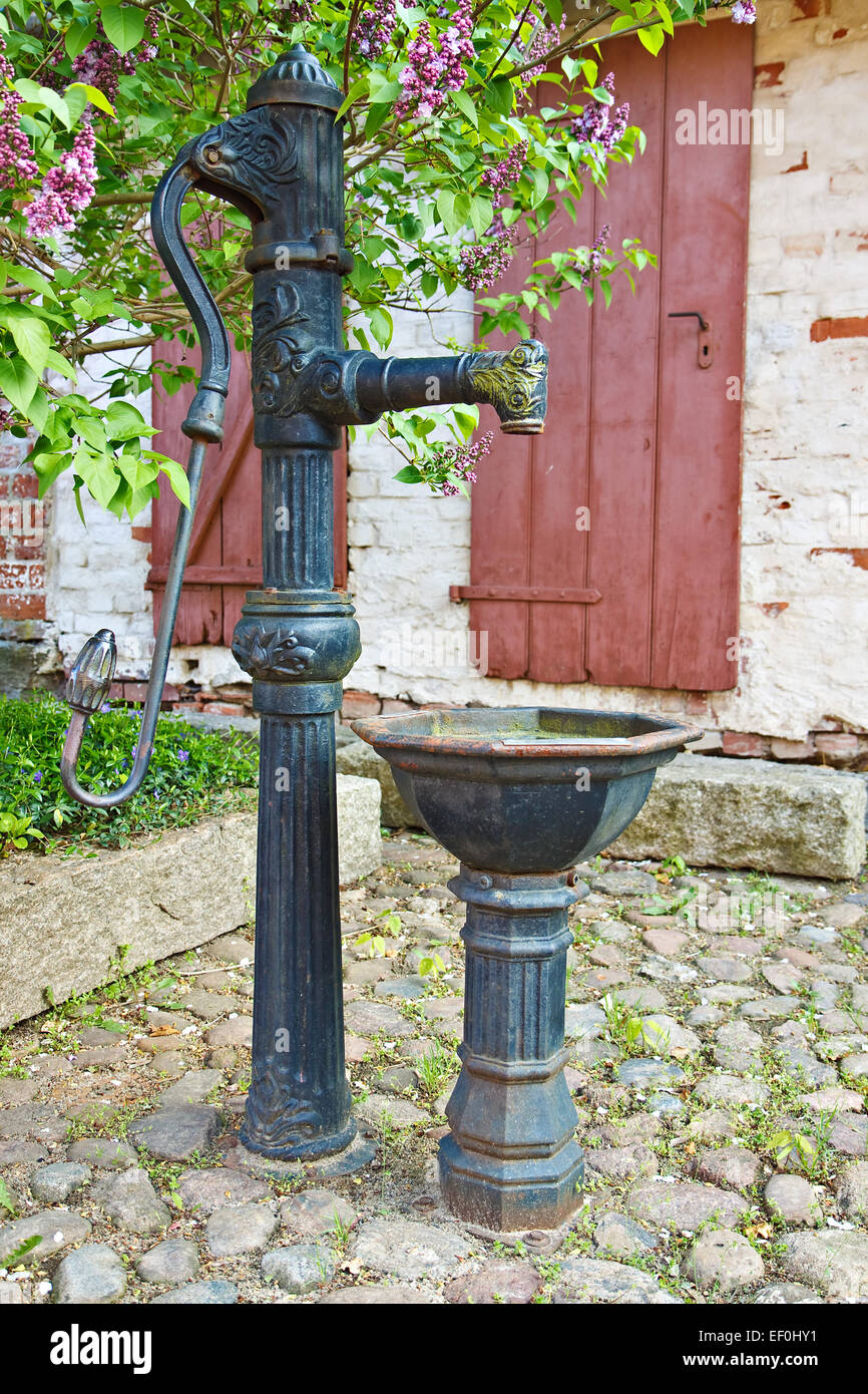 Une fontaine historique. Banque D'Images