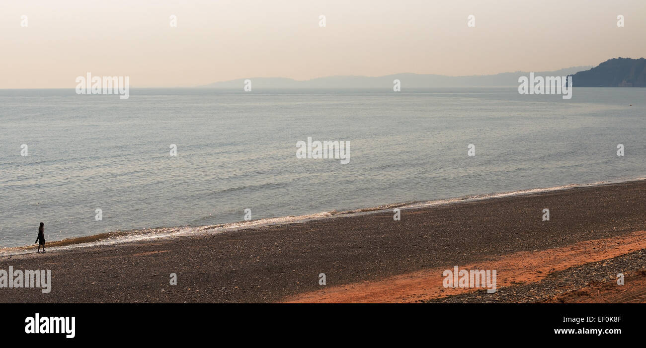 Une famille Walker sur la plage. Banque D'Images