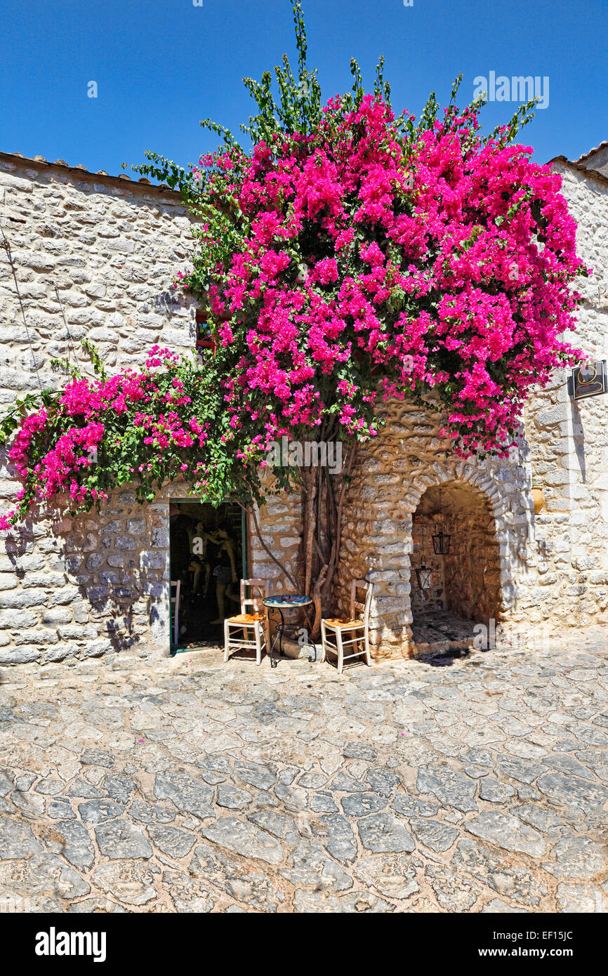 Un petit café de la ville Areopolis dans le magne, Grèce Banque D'Images