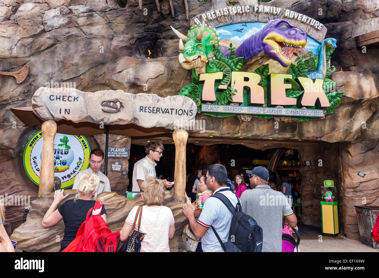 Orlando Florida,Lake Buena Vista,Downtown Disney Springs,shopping shopper shoppers magasins marché marchés achats vente, magasin de détail s Banque D'Images