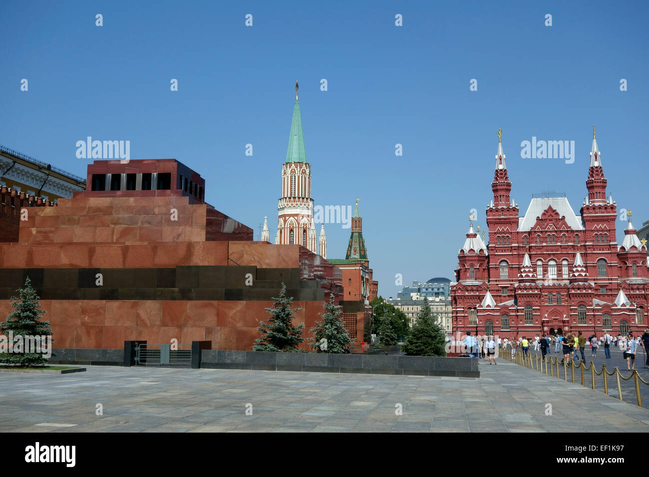 Le mausolée de Lénine, le Musée Historique de l'État et la Tour Nikolskaïa du Kremlin, Place Rouge, Moscou, Russie Banque D'Images