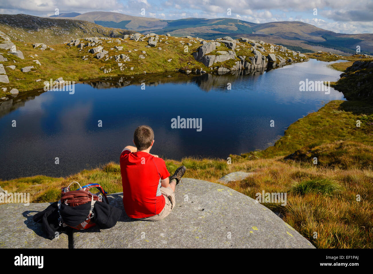 Dow Loch, Rig du Jarkness et Craiglee à pied, Galloway Hills, Dumfries et Galloway, Écosse Banque D'Images
