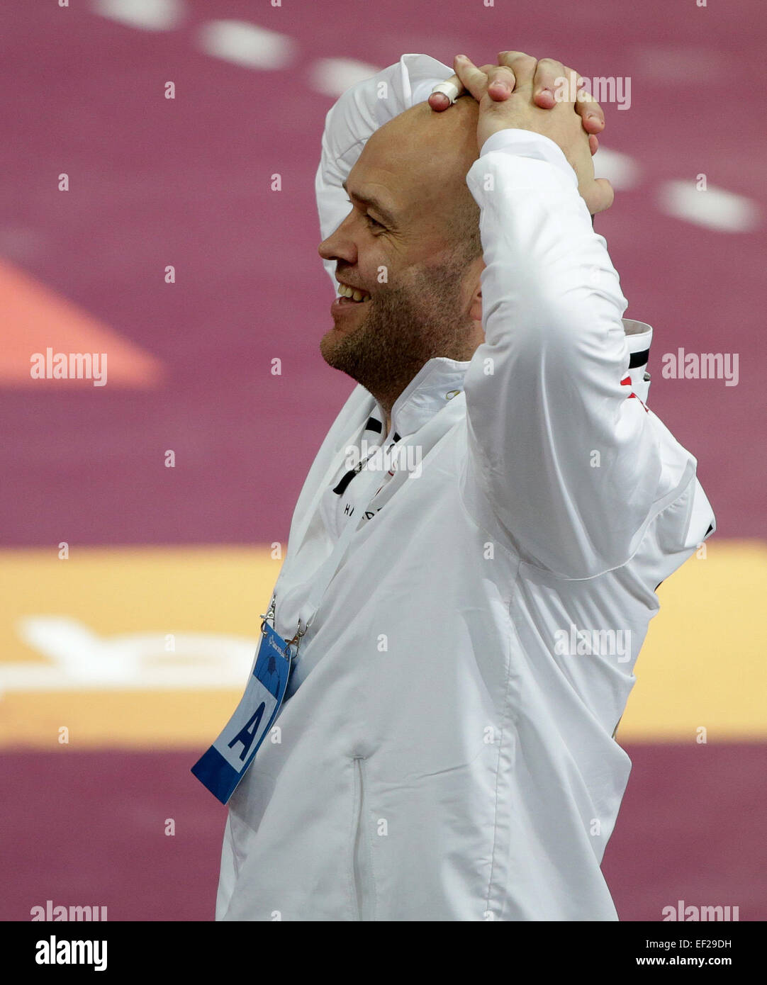 L'entraîneur-chef de l'Autriche au cours de l'ent Johannesson réagit Championnat du Monde de handball masculin 2015 ronde de 16 match entre l'Autriche et le Qatar à l'Lusail Salle polyvalente en Lusail à l'extérieur de Doha, Qatar, 25 janvier 2015. Photo : Axel Heimken/dpa Banque D'Images