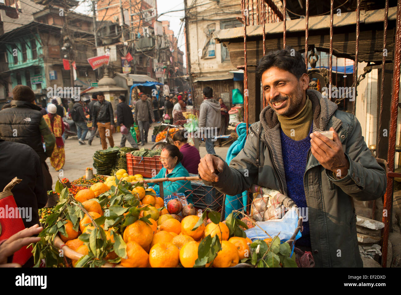 Vendeur Orange - Katmandou, Népal. Banque D'Images