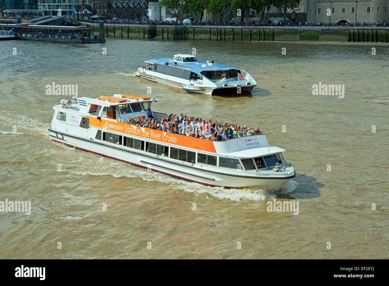 Visites touristiques sur la Tamise, Londres, Royaume-Uni Banque D'Images