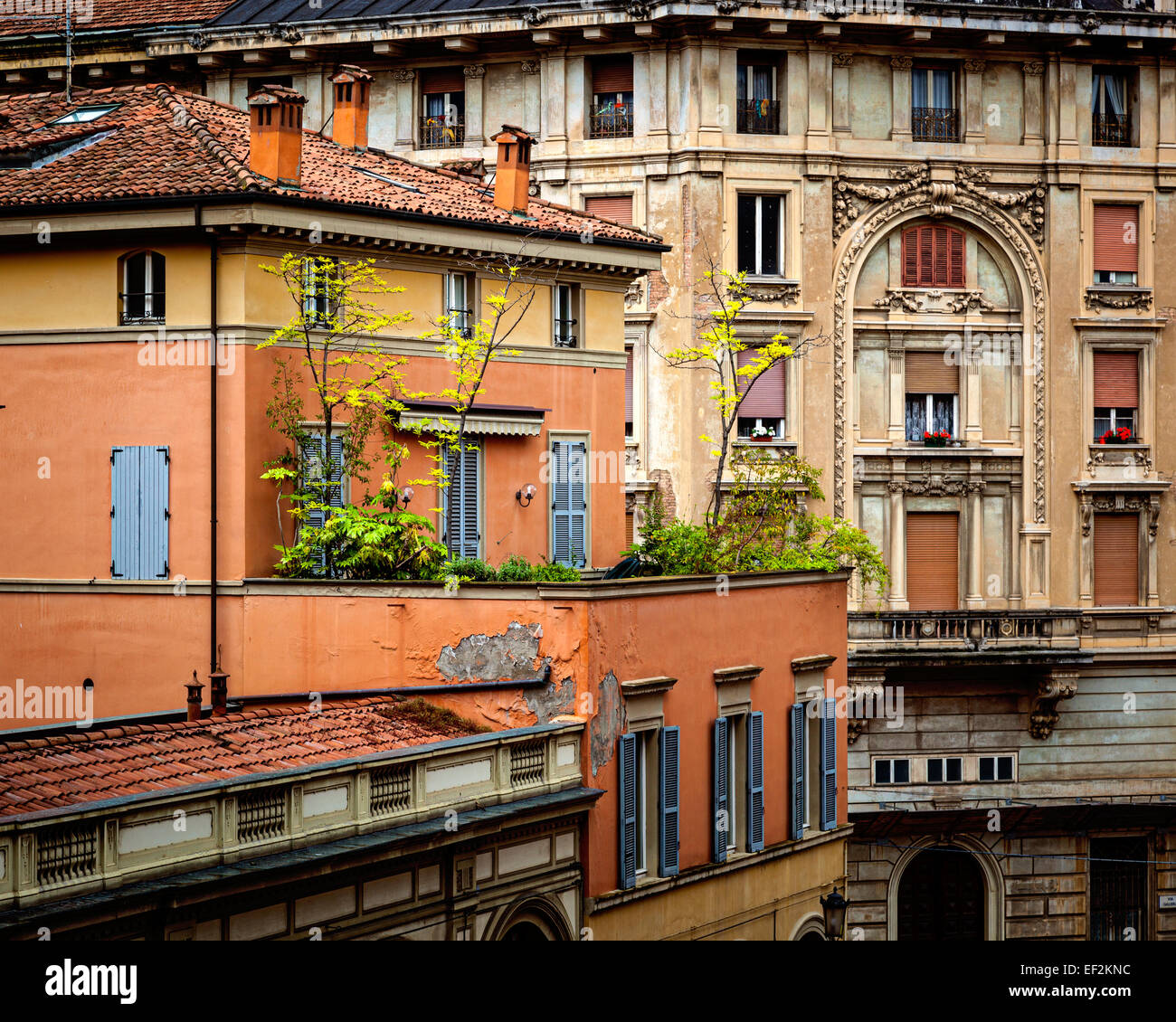 Des bâtiments rustiques et maison à Bologne en Italie. Banque D'Images