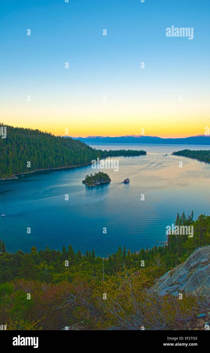 Coucher du soleil à Emerald Bay au lac Tahoe Banque D'Images