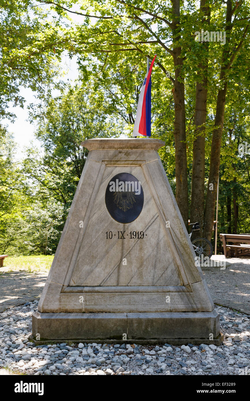 Pierre limitrophes à la frontière du triangle la Slovénie, la Hongrie, l'Autriche, le sud du Burgenland, Burgenland, Autriche Banque D'Images