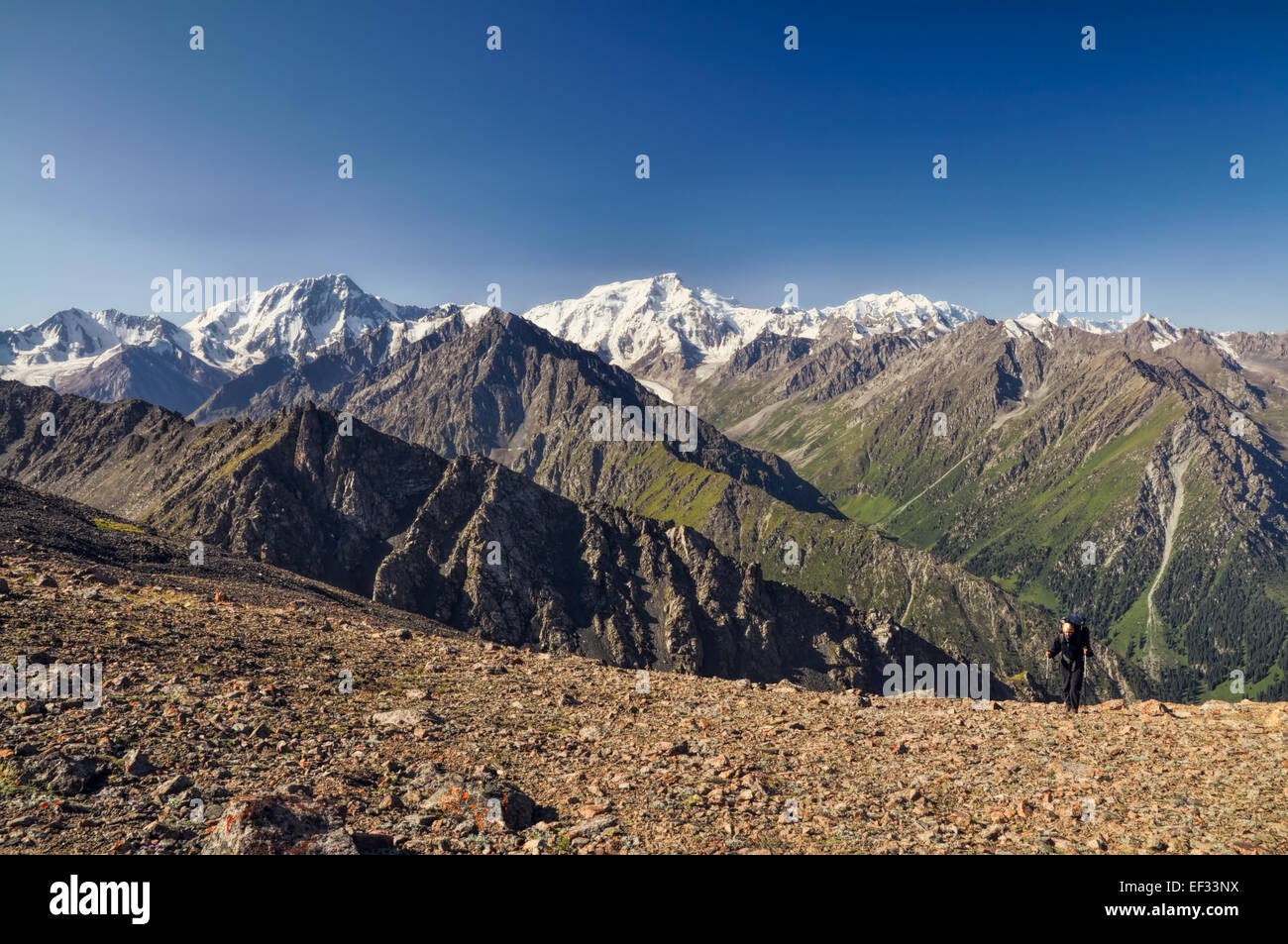 Vue panoramique des montagnes de Tian-shan occidental au Kirghizstan Banque D'Images