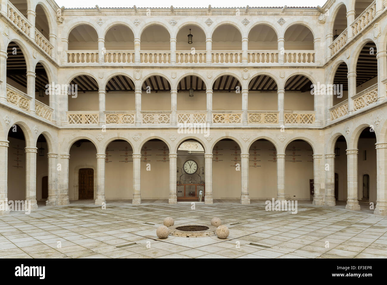 Cour intérieure du palais de Santa Cruz, Valladolid, Castille et Leon, Espagne l'Europe. Banque D'Images