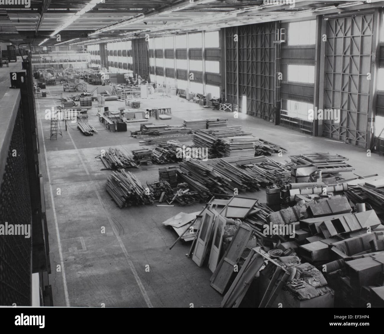 L'image de la collection Joseph Famme montre un Convair F-102 Delta Dagger et un Convair F-106 Delta Dart, deux avions importants du service de l'US Air Force pendant la guerre froide. Les deux avions ont fait partie intégrante des missions de défense aérienne au cours des années 1950 et 1960 Banque D'Images