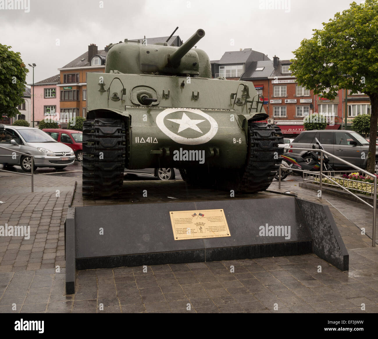 Char Sherman dans Bastogne Belgique, sur la place McAuliffe Banque D'Images