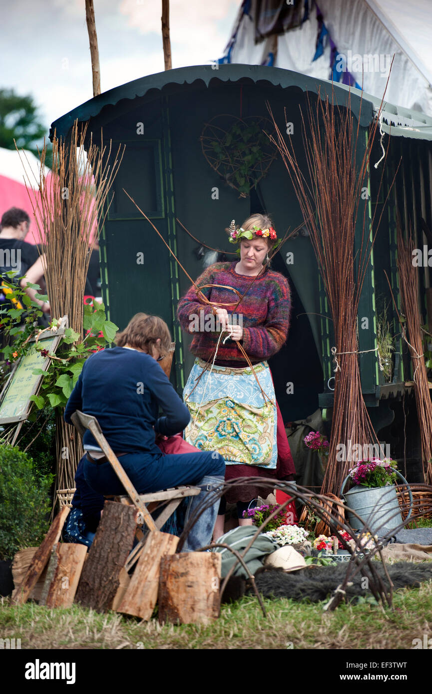 L'artisanat dans la zone Greencrafts folk de juin 2014 Glastonbury Banque D'Images