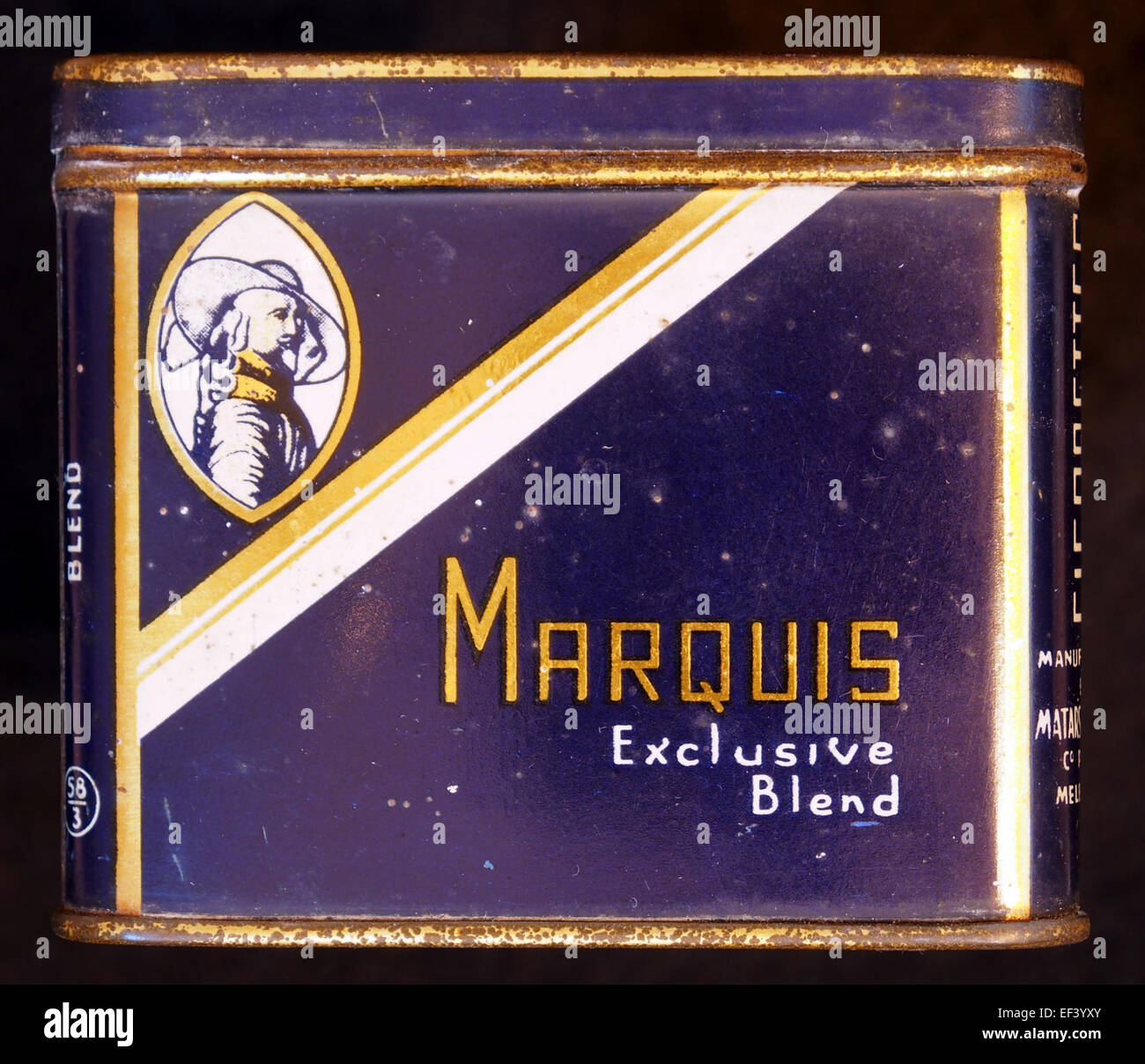 La boîte à cigarettes Marquis présente une marque et un design vintage, mettant en valeur l'emballage classique d'une marque de cigarettes bien connue. Cette boîte à collectionner reflète le marketing historique des cigarettes. Banque D'Images