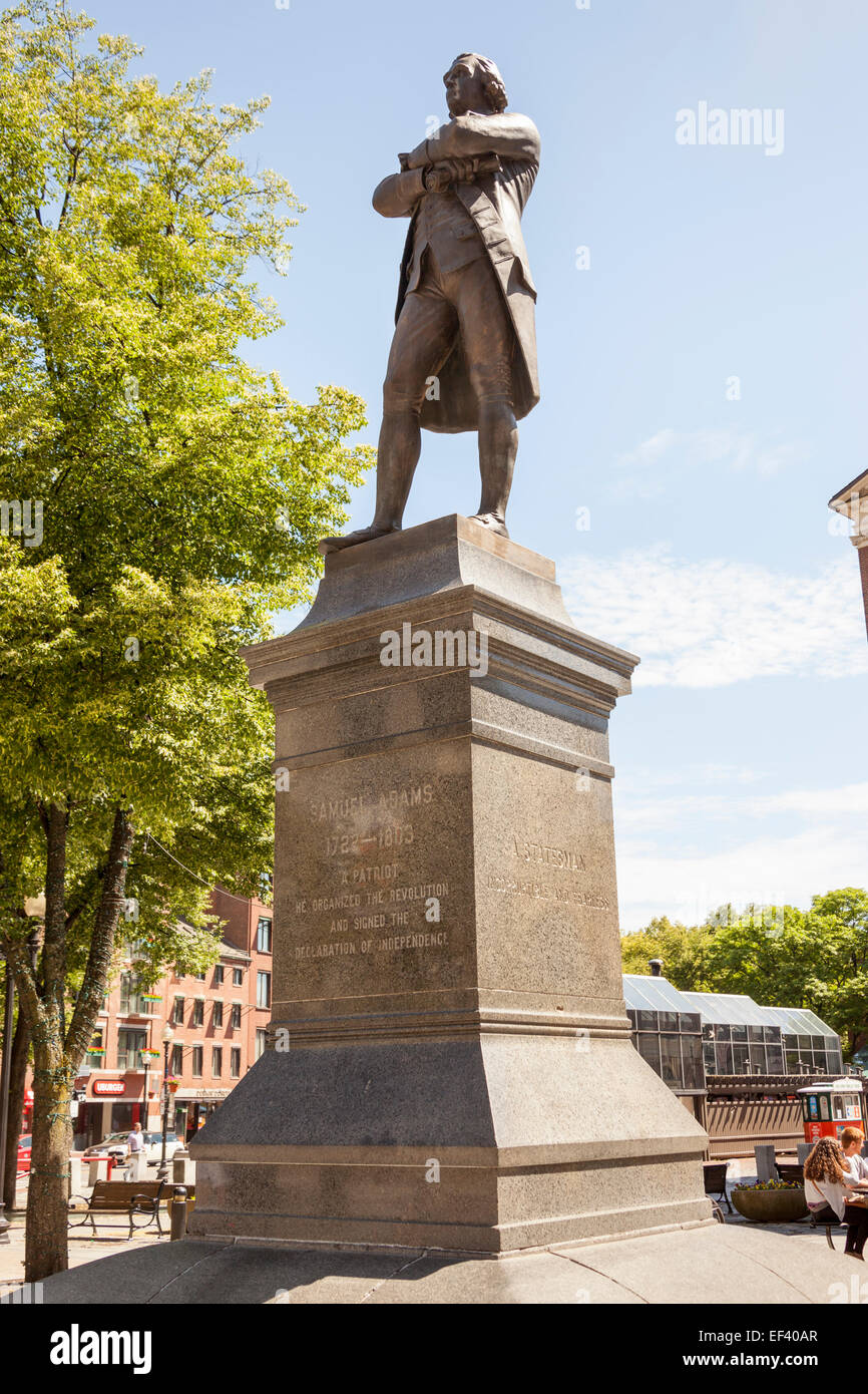 Statue de Samuel Adams à l'extérieur de Faneuil Hall, Boston, Massachusetts, USA Banque D'Images