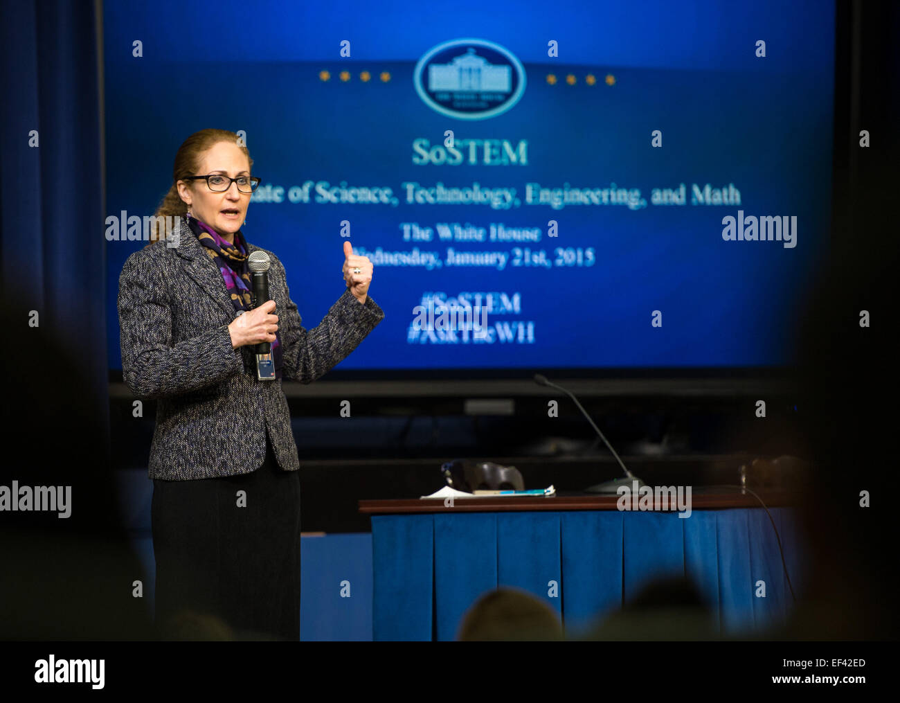 Directeur associé pour la science à l'Office of Science and Technology Policy Dr Jo Handelsman parle à l'assemblée annuelle de l'état de la Maison Blanche de la Science, technologie, ingénierie, et mathématiques (SoSTEM) adresse, mercredi, Janvier 21, 2015, dans la cour du Sud dans l'Auditorium Le Eisenhower Executive Office Building sur le complexe de la Maison Blanche à Washington Banque D'Images