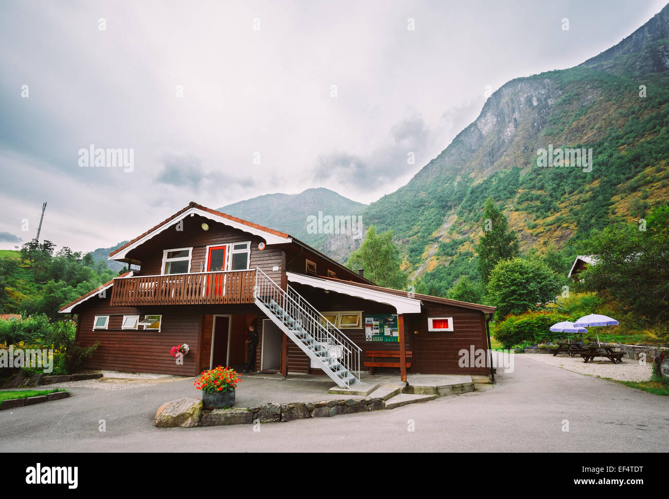 FLAM, NORVÈGE - Août 2, 2014 : Maison d'hôtes, camping, maison dans Village de la Norvège Banque D'Images