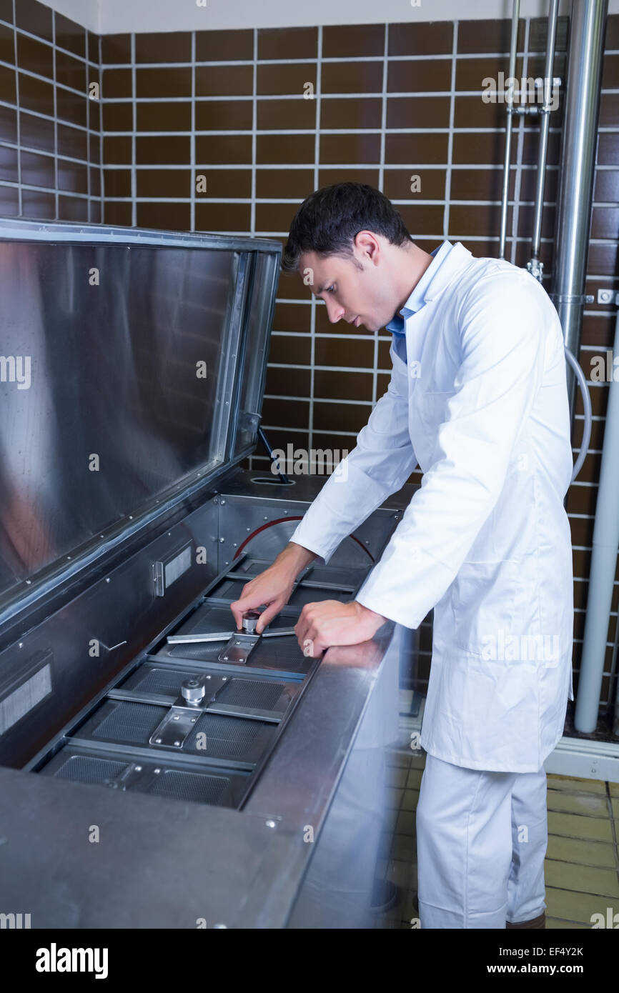 L'accent sur la machine de travail brewer Banque D'Images