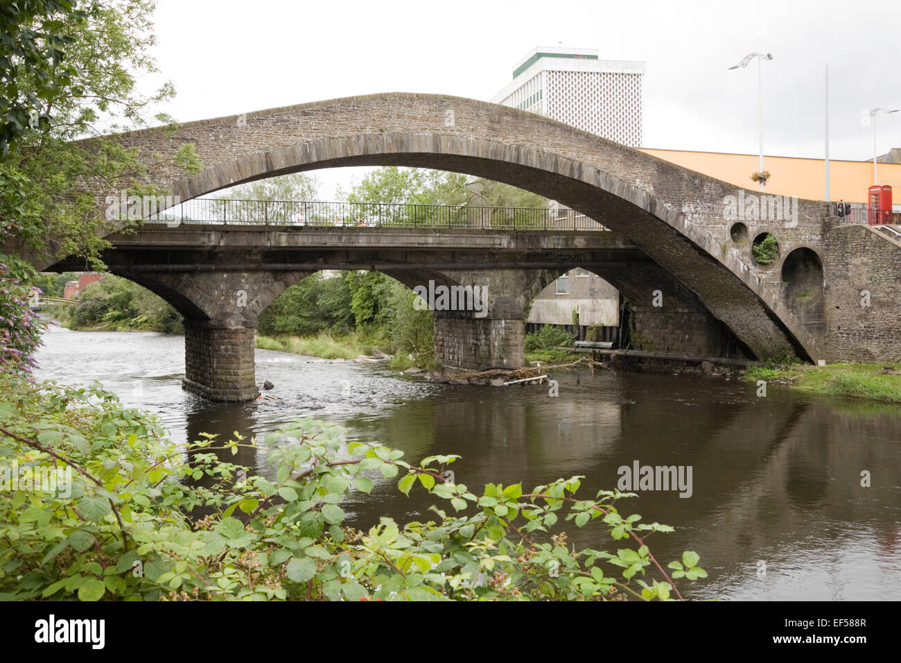 Le Vieux Pont, Pontypridd. Construit en 1756 - le plus long pont à travée unique en Europe à l'époque Banque D'Images