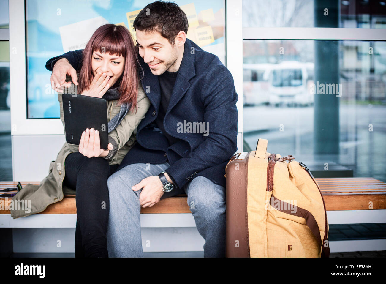 Young couple outdoors Banque D'Images