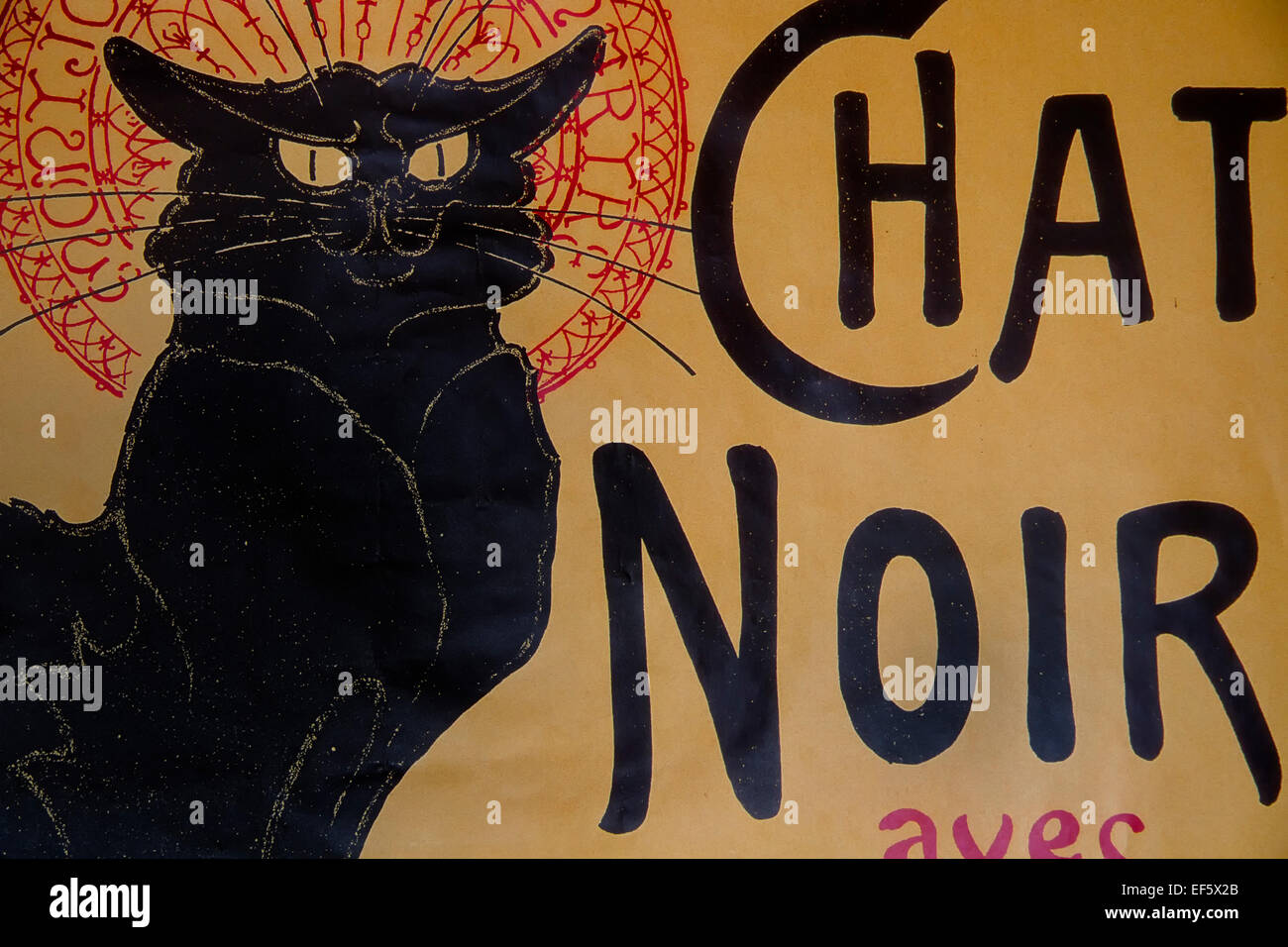 Affiche française montrant une figure de dessin animé d'un chat noir sur fond jaune avec les mots Chat Noir Banque D'Images