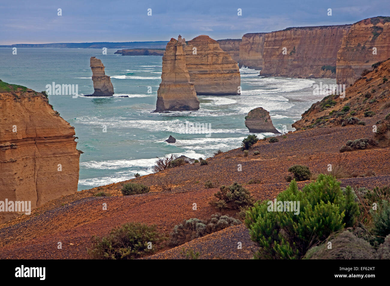 Douze Apôtres, érodé les piles de la mer au Port Campbell National Park, le long de la Great Ocean Road à Victoria, Australie Banque D'Images