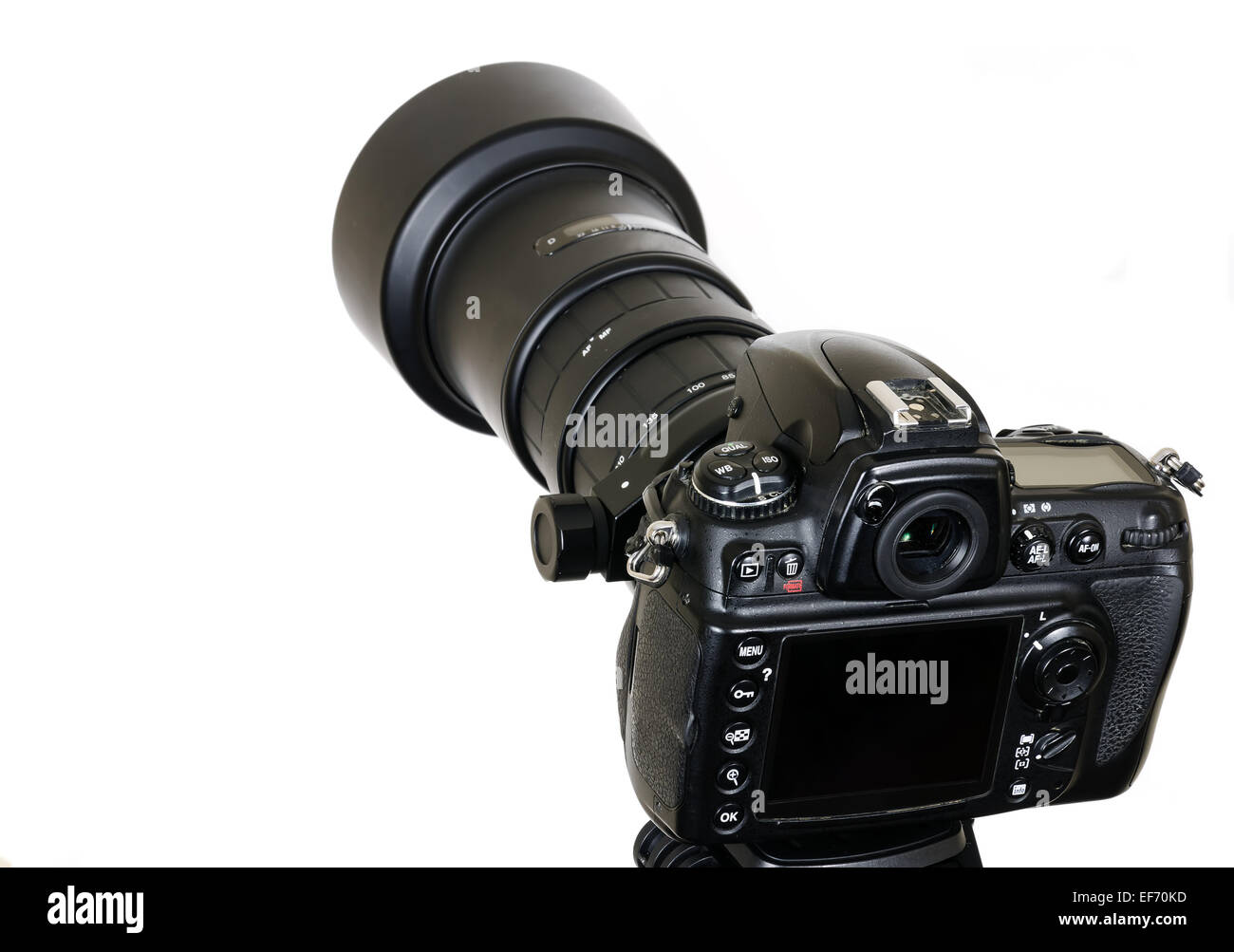 Appareil photo numérique professionnel noir isolé sur fond blanc Banque D'Images