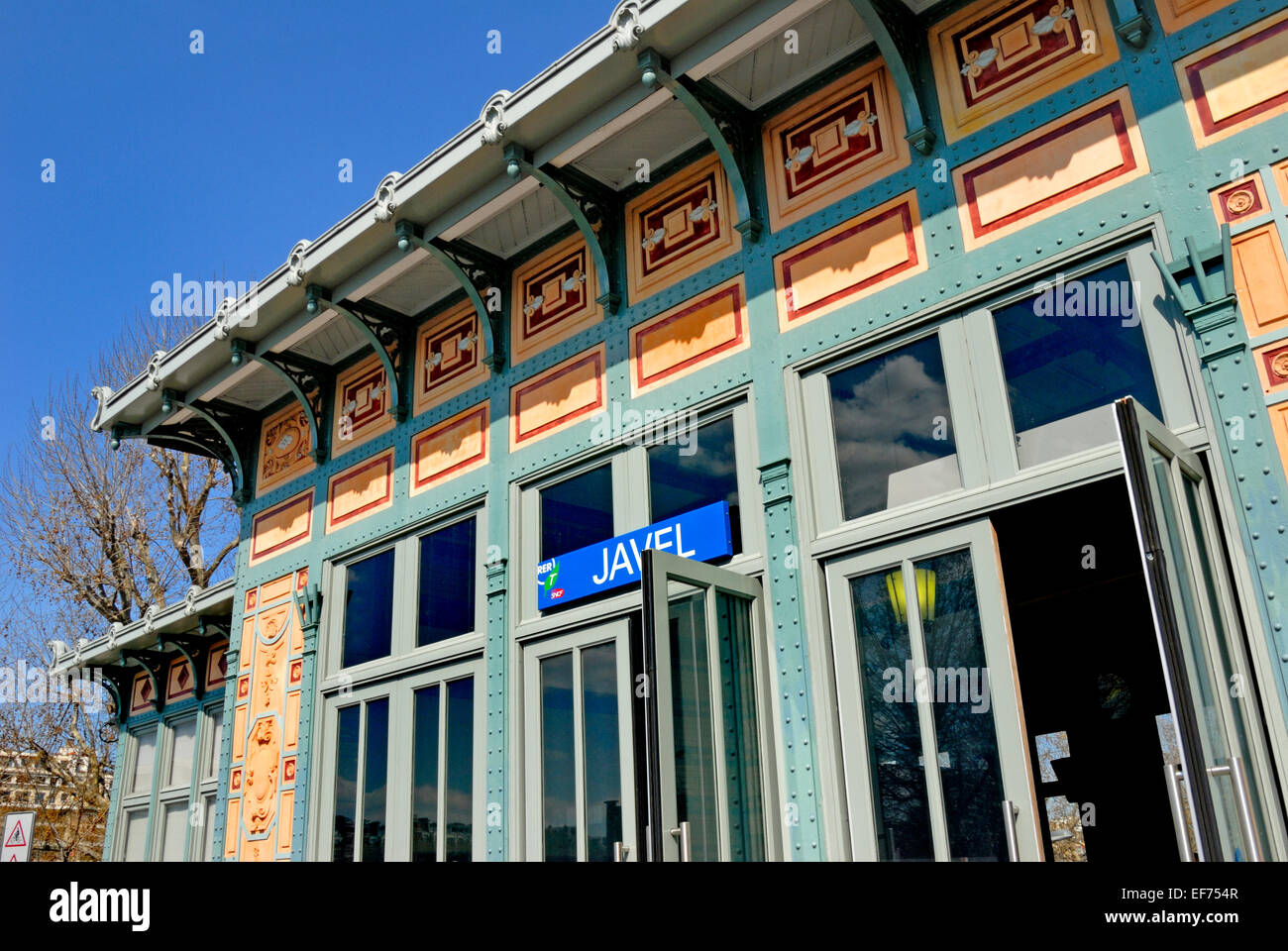 Station de métro javel Banque de photographies et d'images à haute  résolution - Alamy