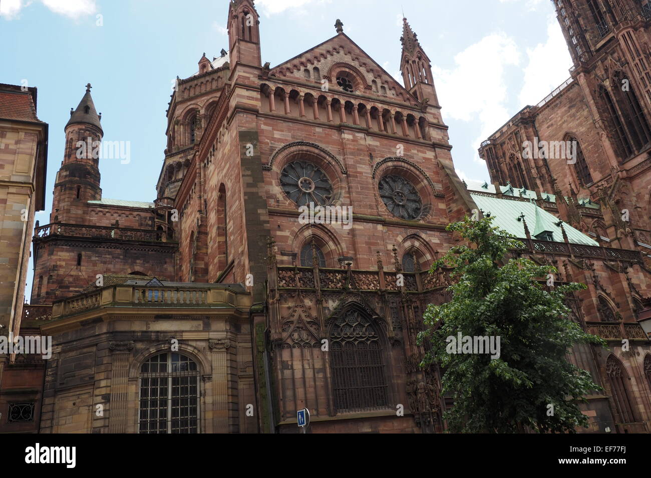 Façade arrière de la cathédrale de Strasbourg, Strasbourg, France. Banque D'Images