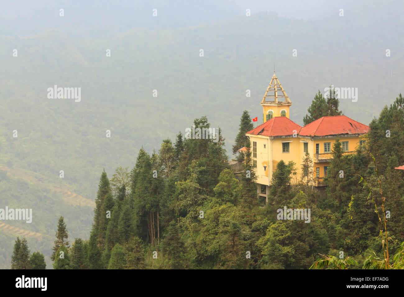 Vieux bâtiment dans la vallée de Sapa, Vietnam. Banque D'Images Vieux bâtiment dans la vallée de Sapa, Vietnam. Banque D'Images