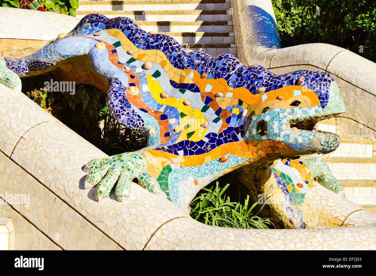 Dragon qui garde l'entrée au Parc Guell. Barcelone, Catalogne, Espagne. Banque D'Images