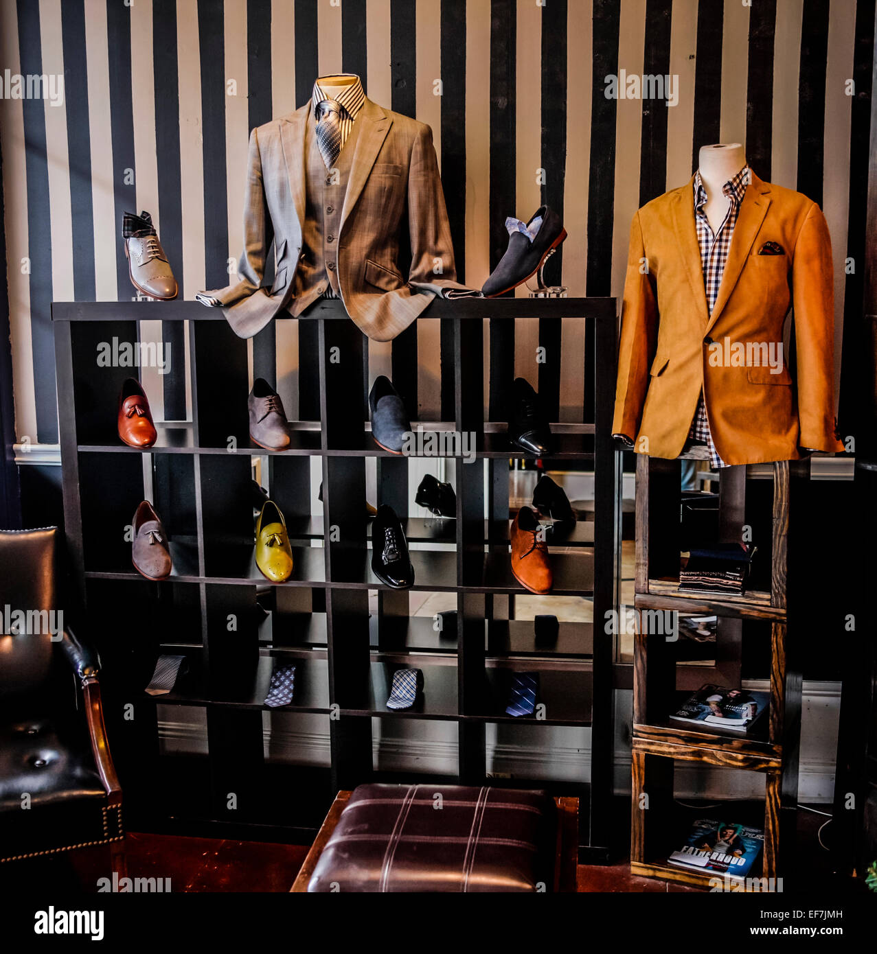 À l'intérieur main Falcone Luca adapté mens suits store à La Nouvelle-Orléans en Louisiane Banque D'Images