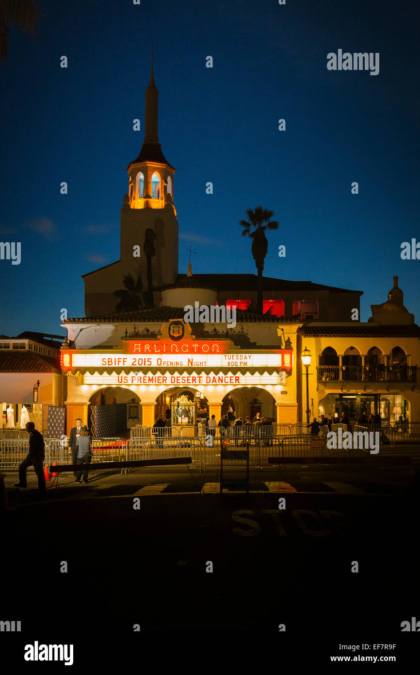 Santa Barbara, Californie, USA. 27 Jan, 2015. Les foules se rassemblent à l'Arlington Théâtre sur la soirée d'ouverture de la 30ème Festival International du Film de Santa Barbara de Santa Barbara, en Californie. Crédit : Scott London/Alamy Live News Banque D'Images