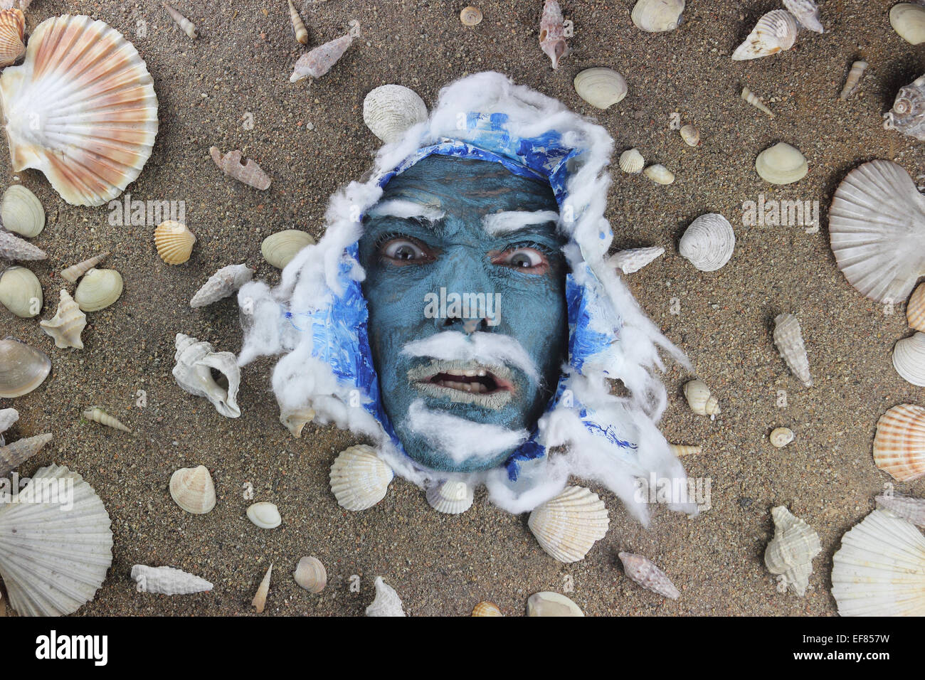 Expression visage en colère, blue sea concept Banque D'Images
