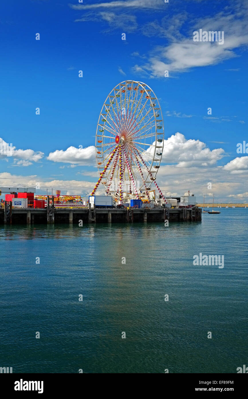 Big Wheel sur Dun Laoighre Pier, Co. Wicklow Irlande Banque D'Images