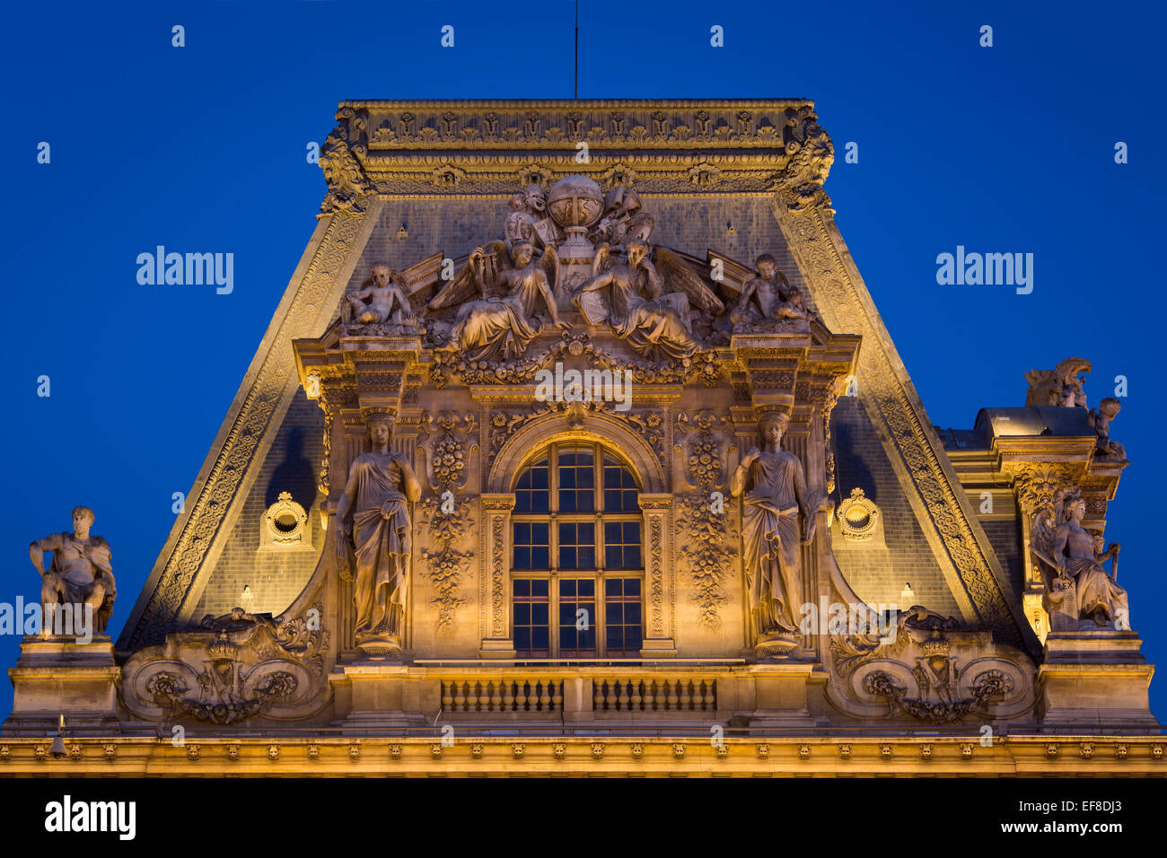 Toit orné de Musée du Louvre, Paris, France Banque D'Images