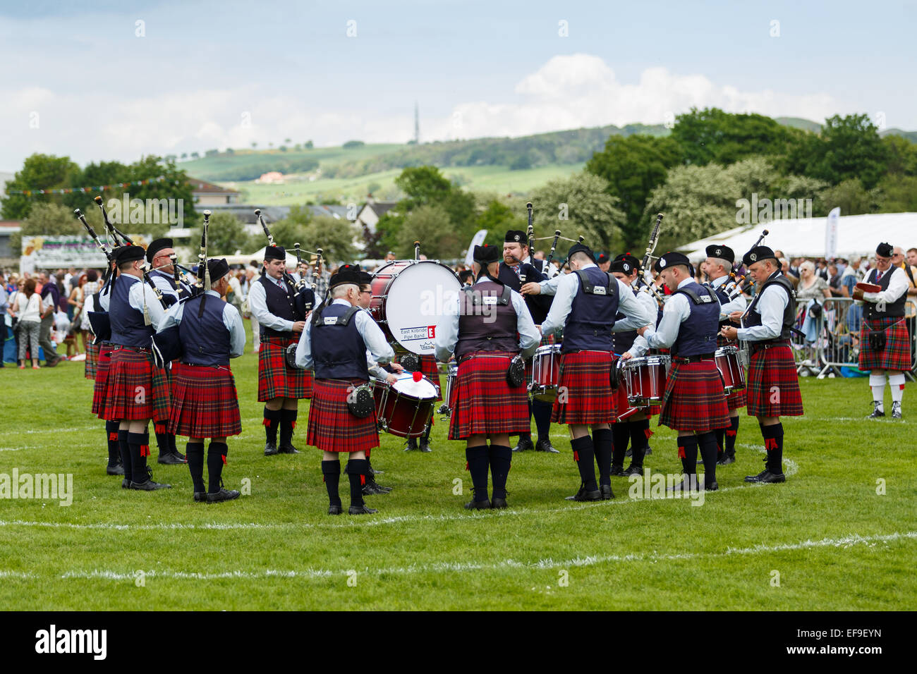 Pipe Band en concurrence Banque D'Images