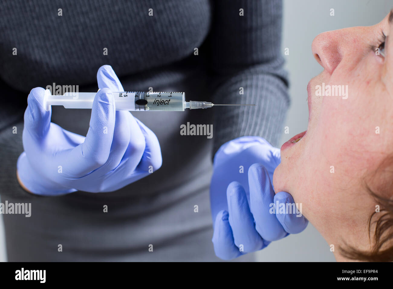 Femme turque vaccin fait dentiste personnes âgées femmes turques Banque D'Images