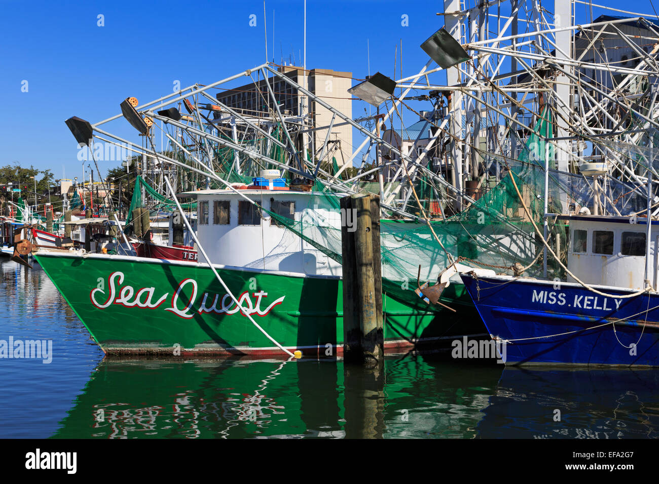 Bateaux de crevettes au port pour petits bateaux de Biloxi, Mississippi, USA Banque D'Images