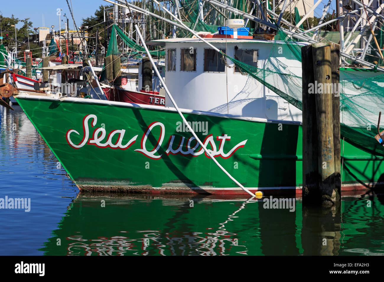 Bateaux de crevettes au port pour petits bateaux de Biloxi, Mississippi, USA Banque D'Images
