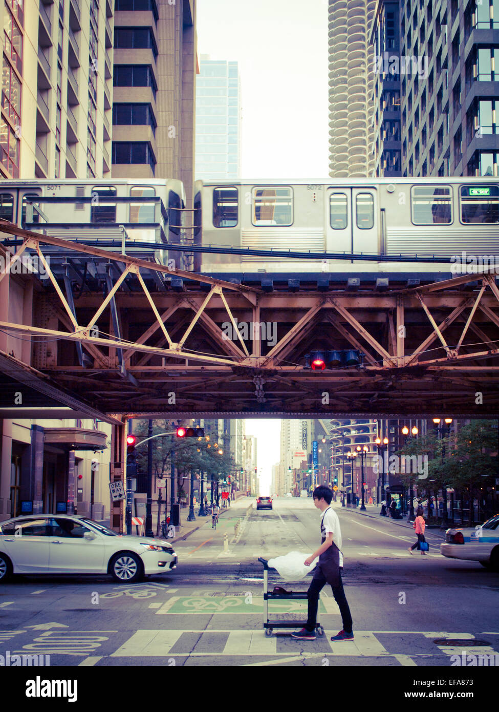 Vue du Chicago 'L' train, en regardant en face du lac Dearborn Street, Chicago, Illinois. Banque D'Images