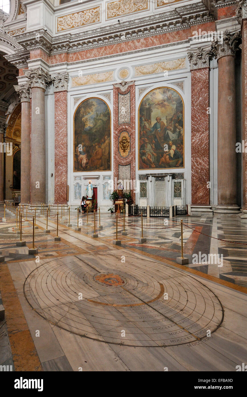 Le méridien solaire faites par Francesco Bianchini en 1702, la Basilique de Sainte Marie des Anges et des Martyrs Rome Italie. Banque D'Images