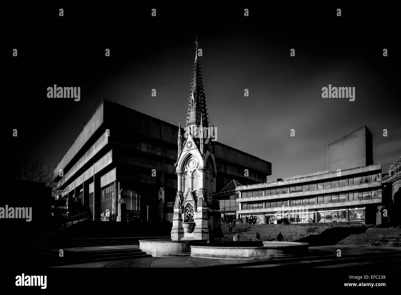 L'ancienne bibliothèque (avant la démolition) dans Chamberlain Square, Birmingham, Birmingham.. Banque D'Images