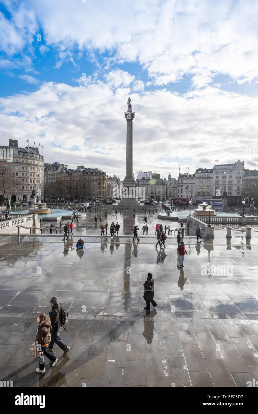 La colonne Nelson est un monument situé sur Trafalgar Square dans le centre de Londres Banque D'Images